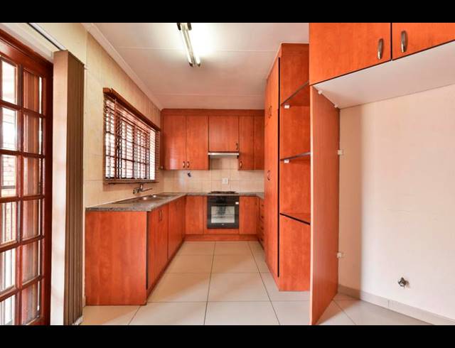 3 BEDROOM TOWNHOUSE FOR SALE IN NEWMARKET